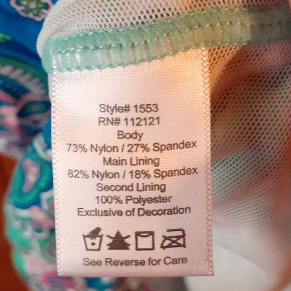 Women's Large Slimming Swimsuit NWOT - Picture 4 of 9